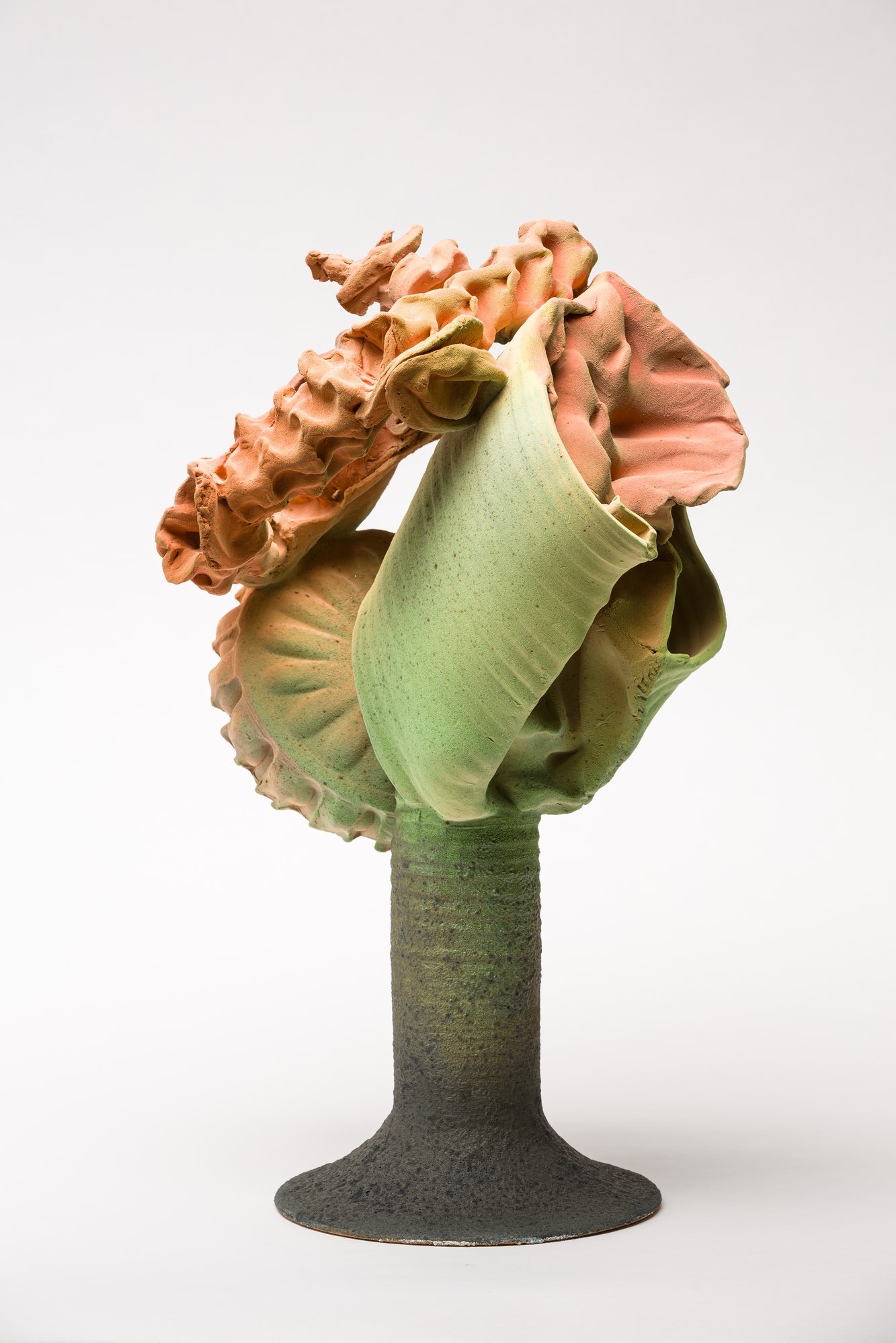 SHAKEN NOT STIRRED, opus#3, 2025_H61x35x33cm_ceramics_annemarielaureysbelgium_©peterclaeys_TC8A3561 kopie